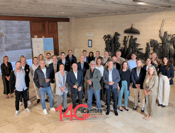 La Cambra de Comerç celebra sus 140 años de historia junto a las empresas Aportantes
